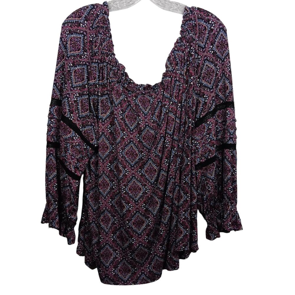 EUC Lane Bryant Off or On the Shoulder Top with Lace Size 18/30 (2X)